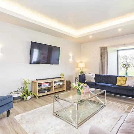 Dallicar House Settle